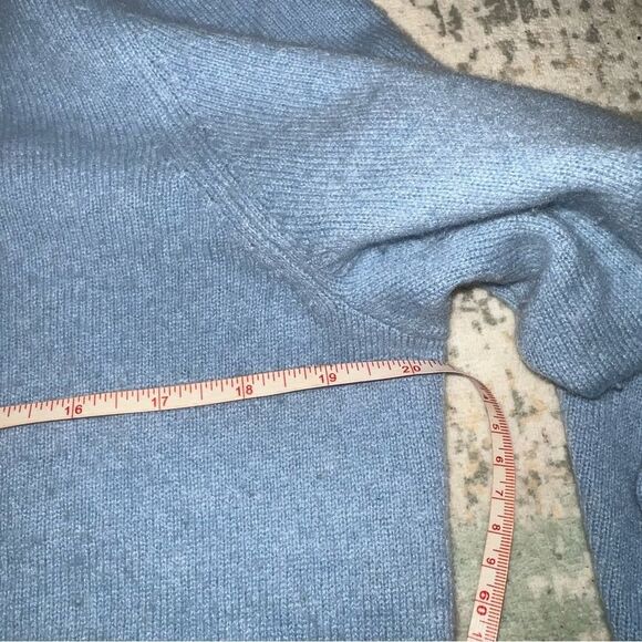 Club Room Blue V-Neck Sweater cashmere Classic - Picture 3 of 5